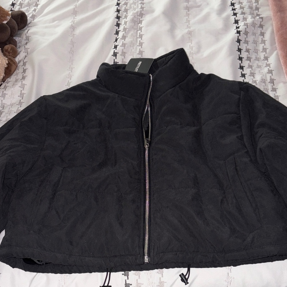 PrettyLittleThing Black Cropped Puffer Jacket